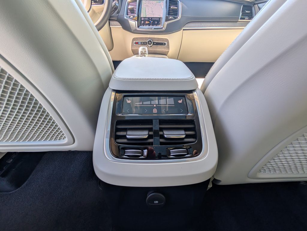 2023 Volvo XC90 Recharge Plug-In Hybrid Ultimate Hunt Valley MD