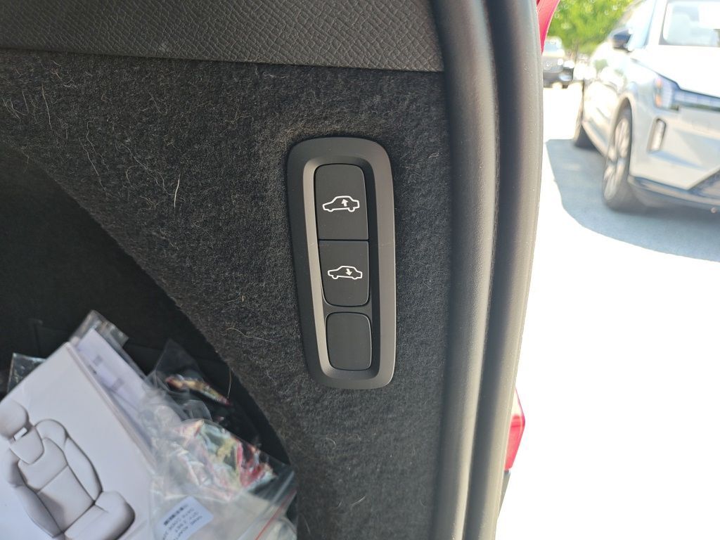 2023 Volvo XC90 Recharge Plug-In Hybrid Ultimate Hunt Valley MD
