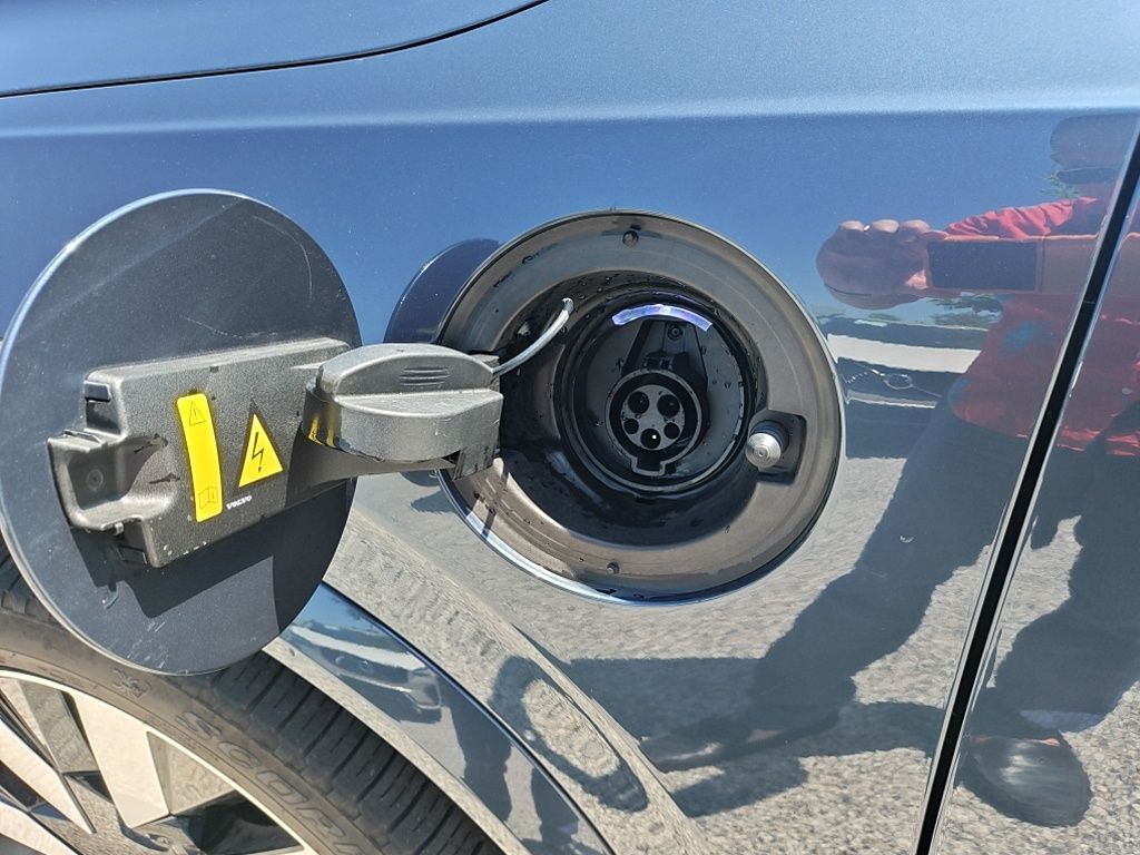 2023 Volvo XC90 Recharge Plug-In Hybrid Ultimate Hunt Valley MD