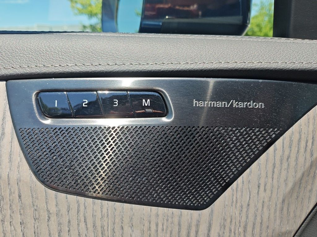 2023 Volvo XC90 Recharge Plug-In Hybrid Ultimate Hunt Valley MD