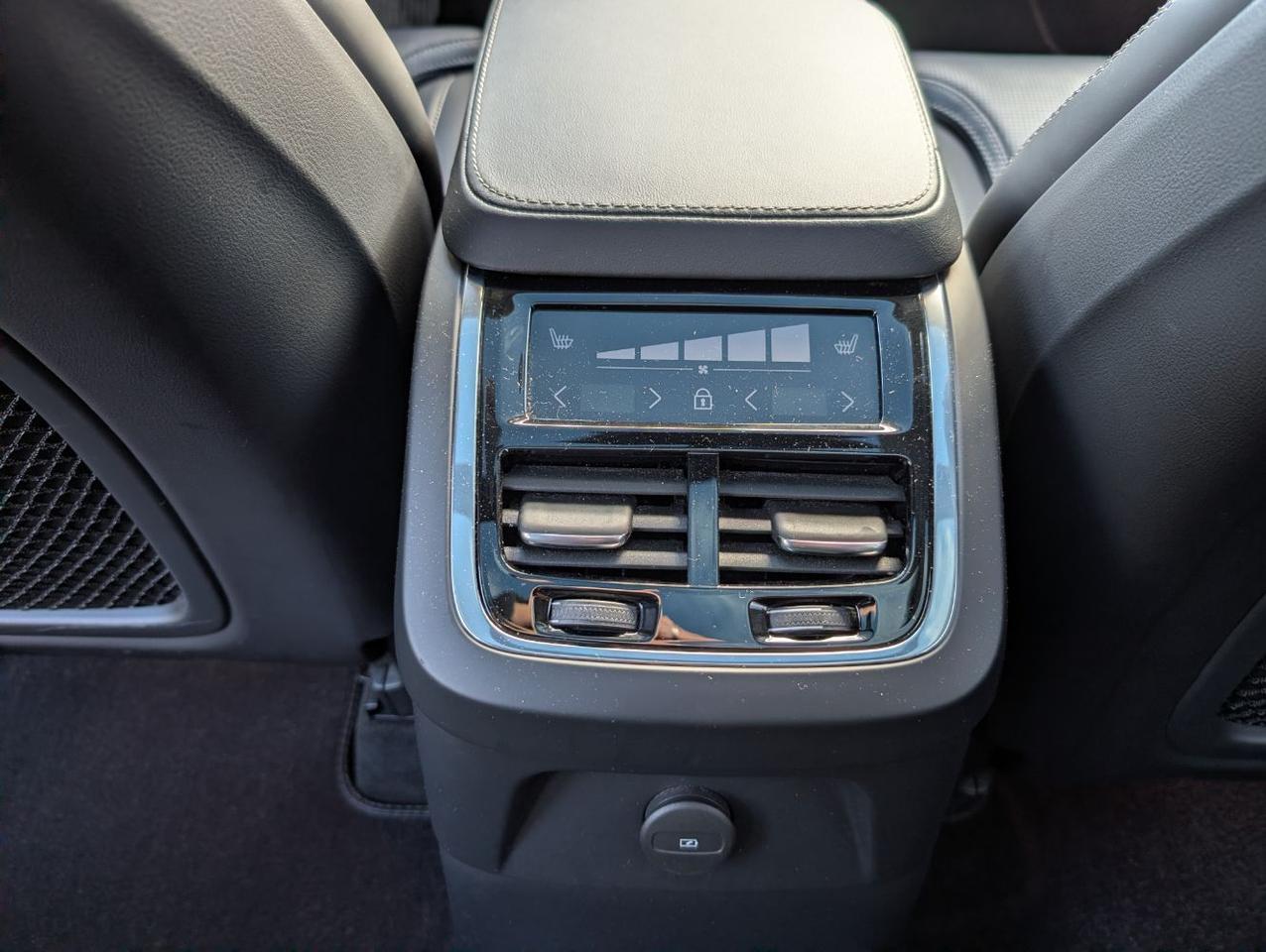 2023 Volvo XC90 Recharge T8 AWD Ext Range ULTIMATE w/Bowers &amp; Wilkins, Air Suspension * Portland OR