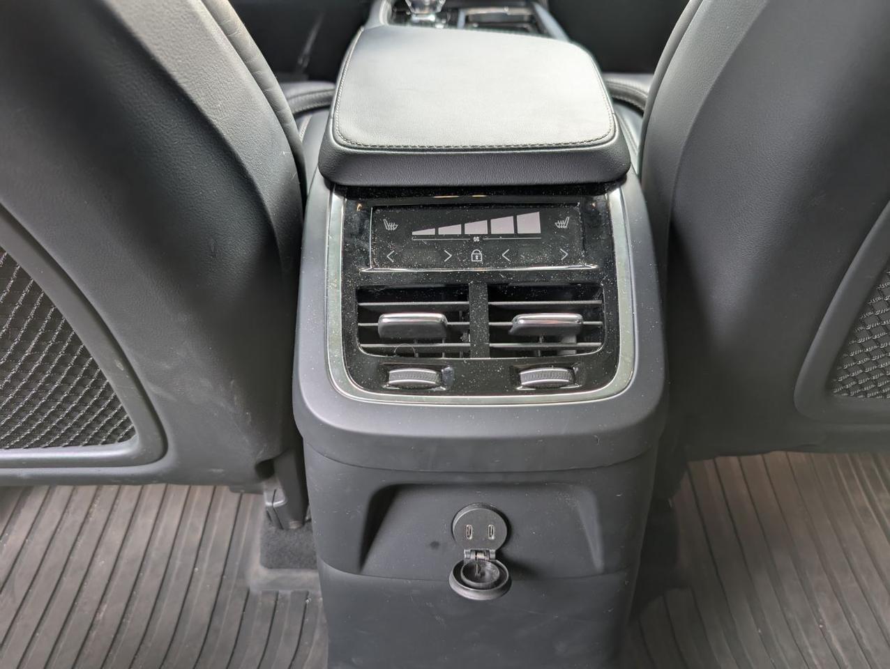 2023 Volvo XC90 Recharge T8 AWD PHEV Hybrid ULTIMATE w/Bowers & Wilkins, Pilot Assist, Air Susp, Tow Hitch, Heated & Cooled S Portland OR