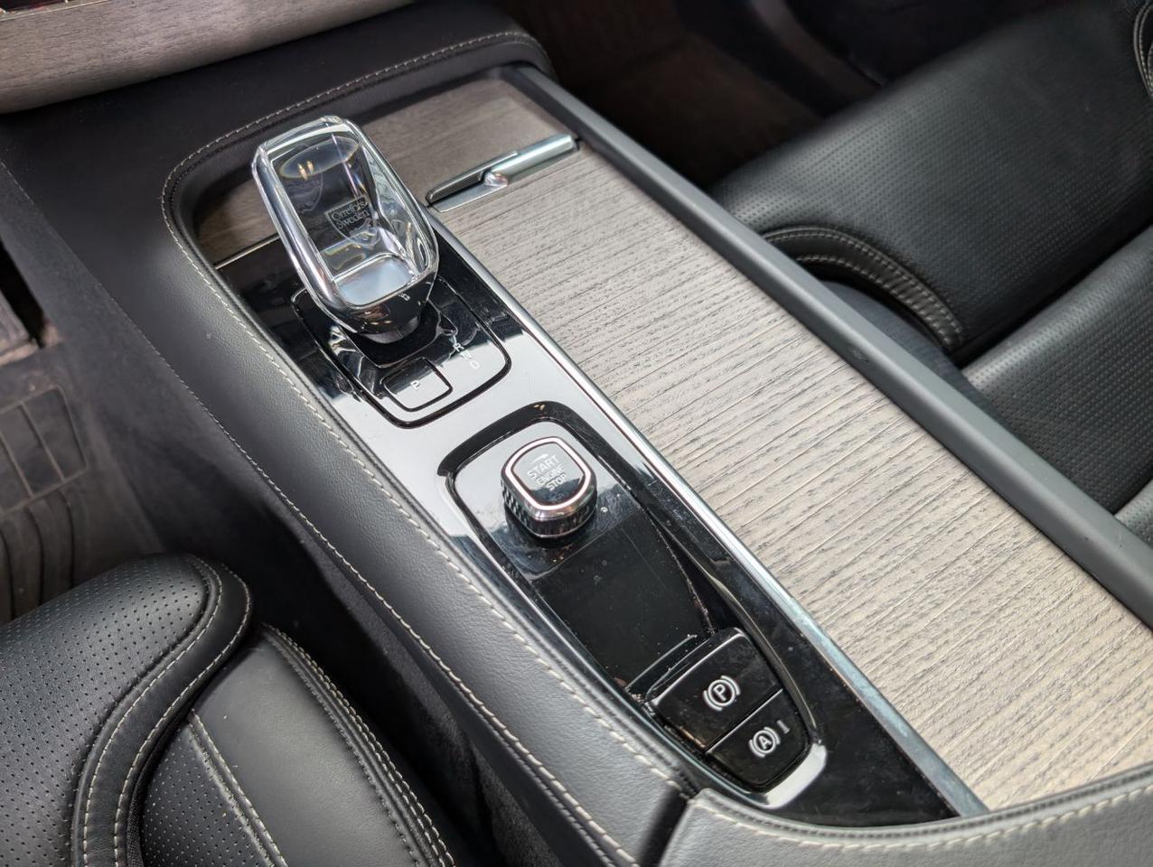 2023 Volvo XC90 Recharge T8 AWD PHEV Hybrid ULTIMATE w/Bowers & Wilkins, Pilot Assist, Air Susp, Tow Hitch, Heated & Cooled S Portland OR