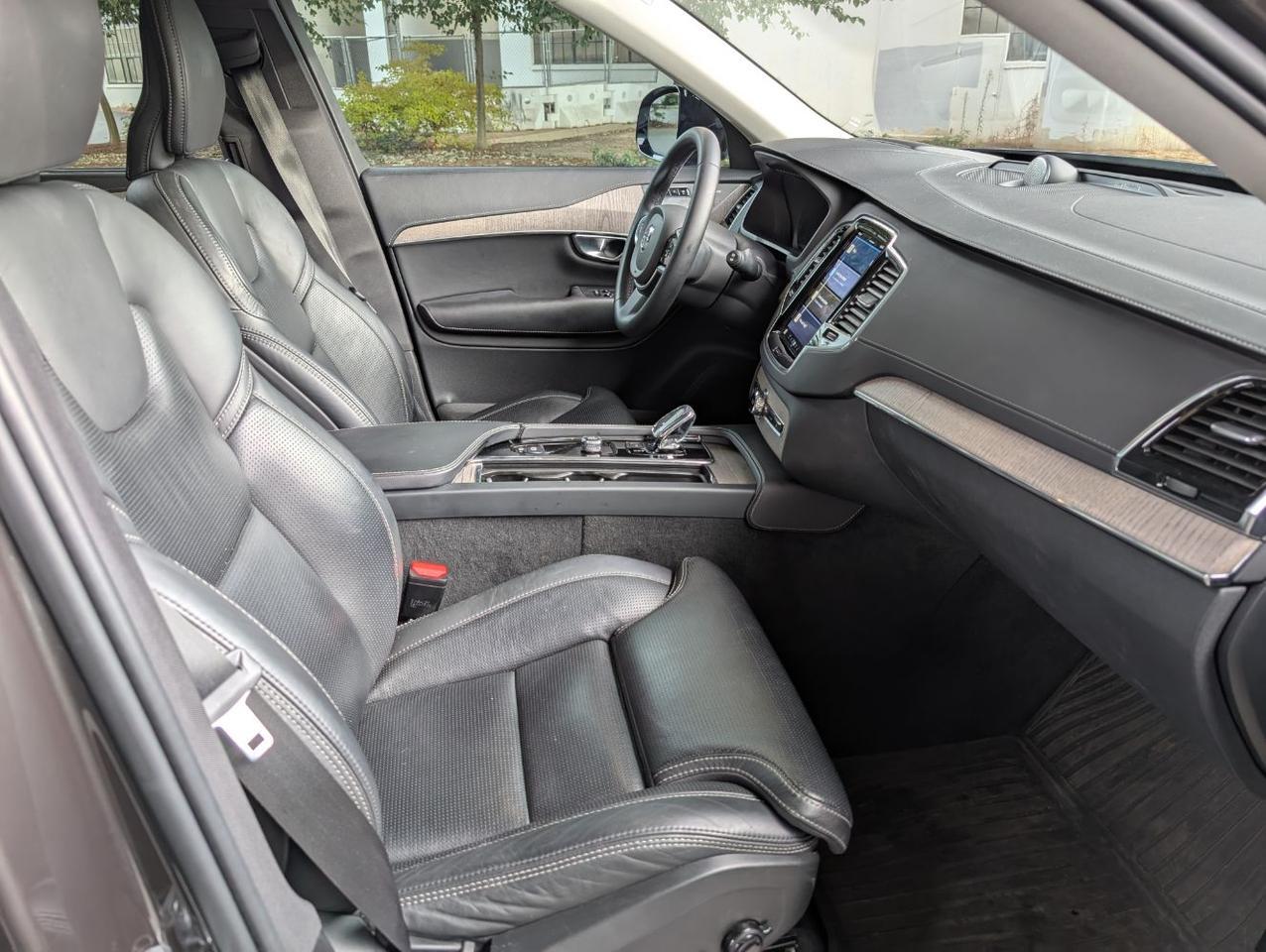 2023 Volvo XC90 Recharge T8 AWD PHEV Hybrid ULTIMATE w/Bowers & Wilkins, Pilot Assist, Air Susp, Tow Hitch, Heated & Cooled S Portland OR