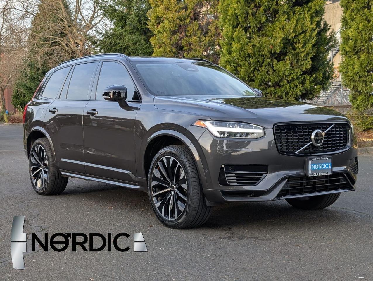 2023 Volvo XC90 Recharge T8 AWD PHEV Hybrid ULTIMATE w/Bowers & Wilkins, Pilot Assist, Air Susp, Tow Hitch, Heated & Cooled S