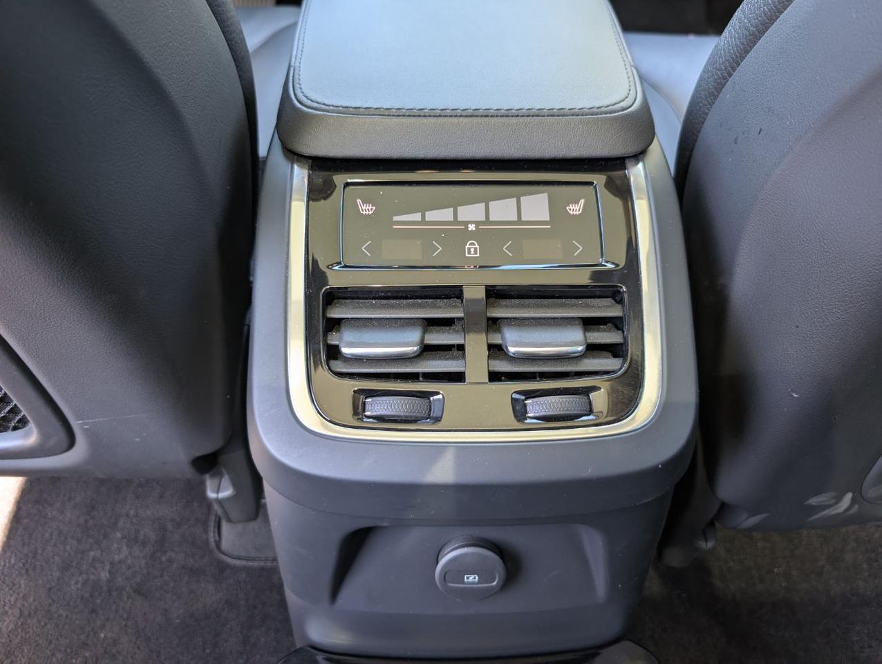 2023 Volvo XC90 Recharge T8 PHEV Hybrid AWD PLUS | 455hp, 36mi EV Range, HK Premium Audio & 6-Pass Seating Portland OR