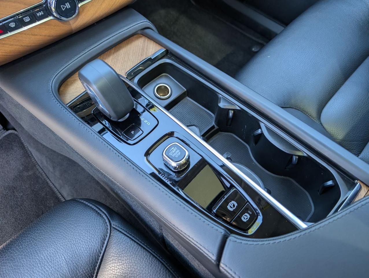 2023 Volvo XC90 Recharge T8 PHEV Hybrid AWD PLUS | 455hp, 36mi EV Range, HK Premium Audio & 6-Pass Seating Portland OR