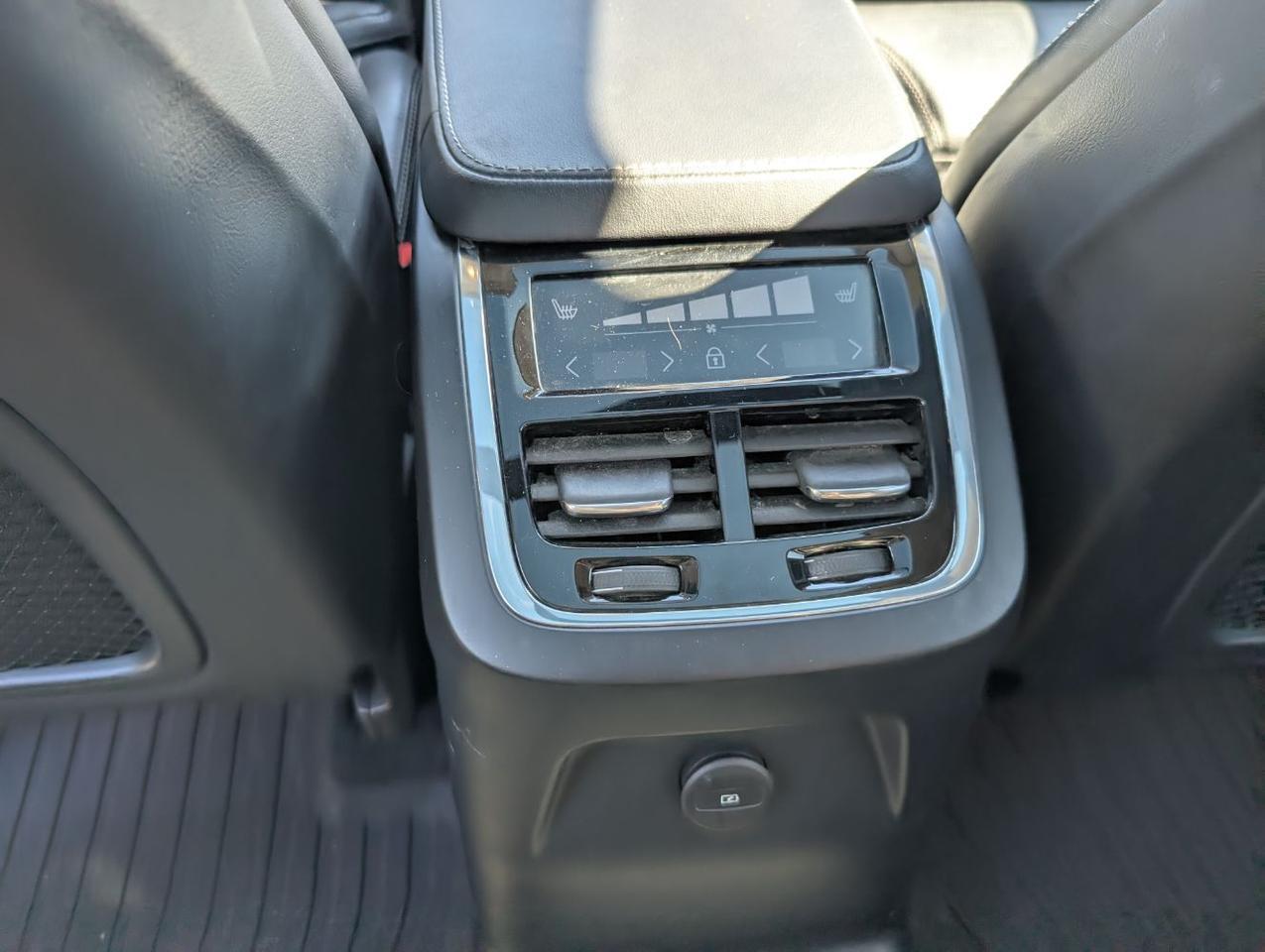 2023 Volvo XC90 Recharge T8 PHEV Hybrid ULTIMATE | 455hp, Dark Theme, HK Premium Audio, Heated-Cooled Seats Portland OR