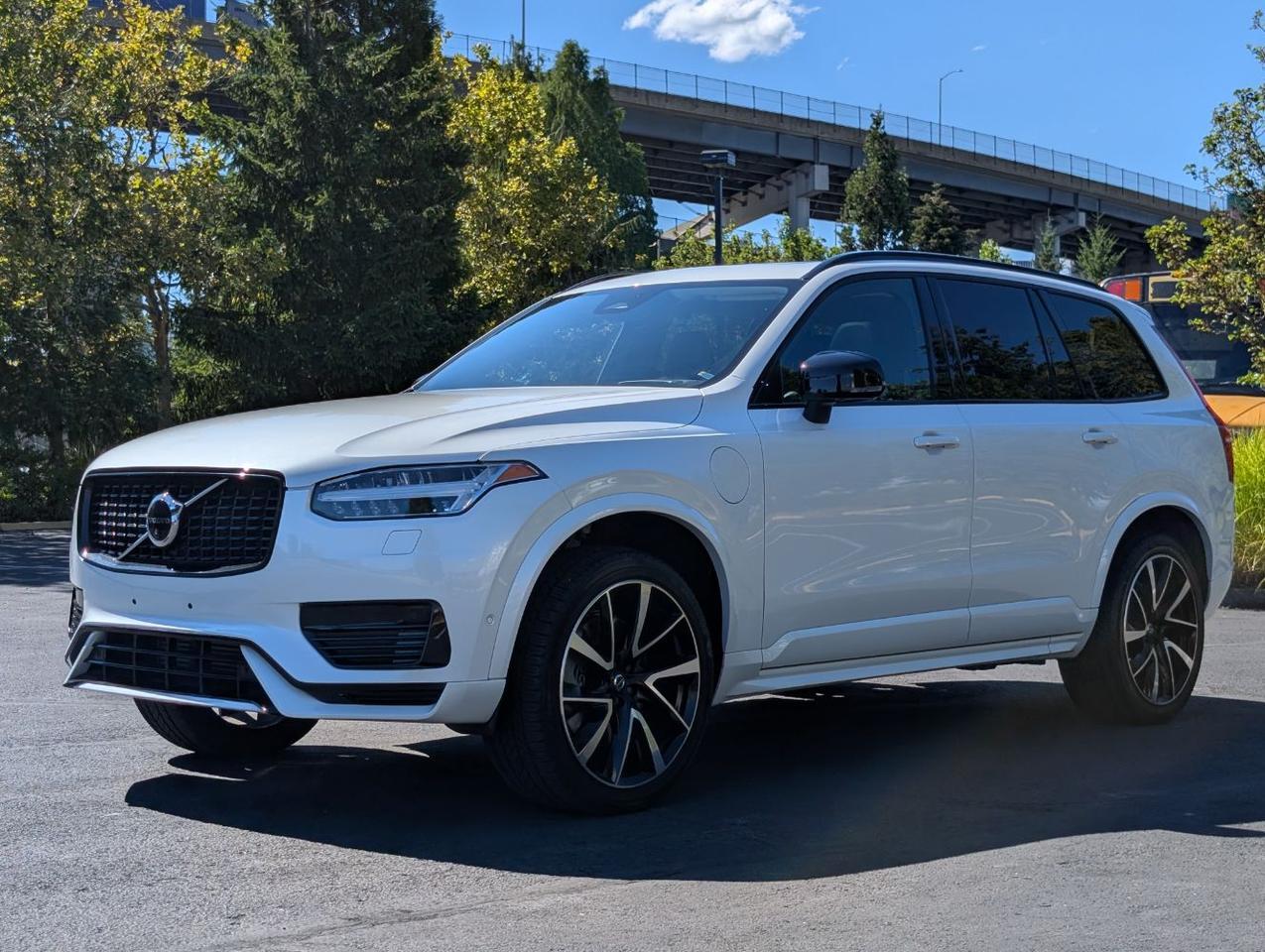 2023 Volvo XC90 Recharge T8 PHEV Hybrid ULTIMATE | 455hp, Dark Theme, HK Premium Audio, Heated-Cooled Seats Portland OR