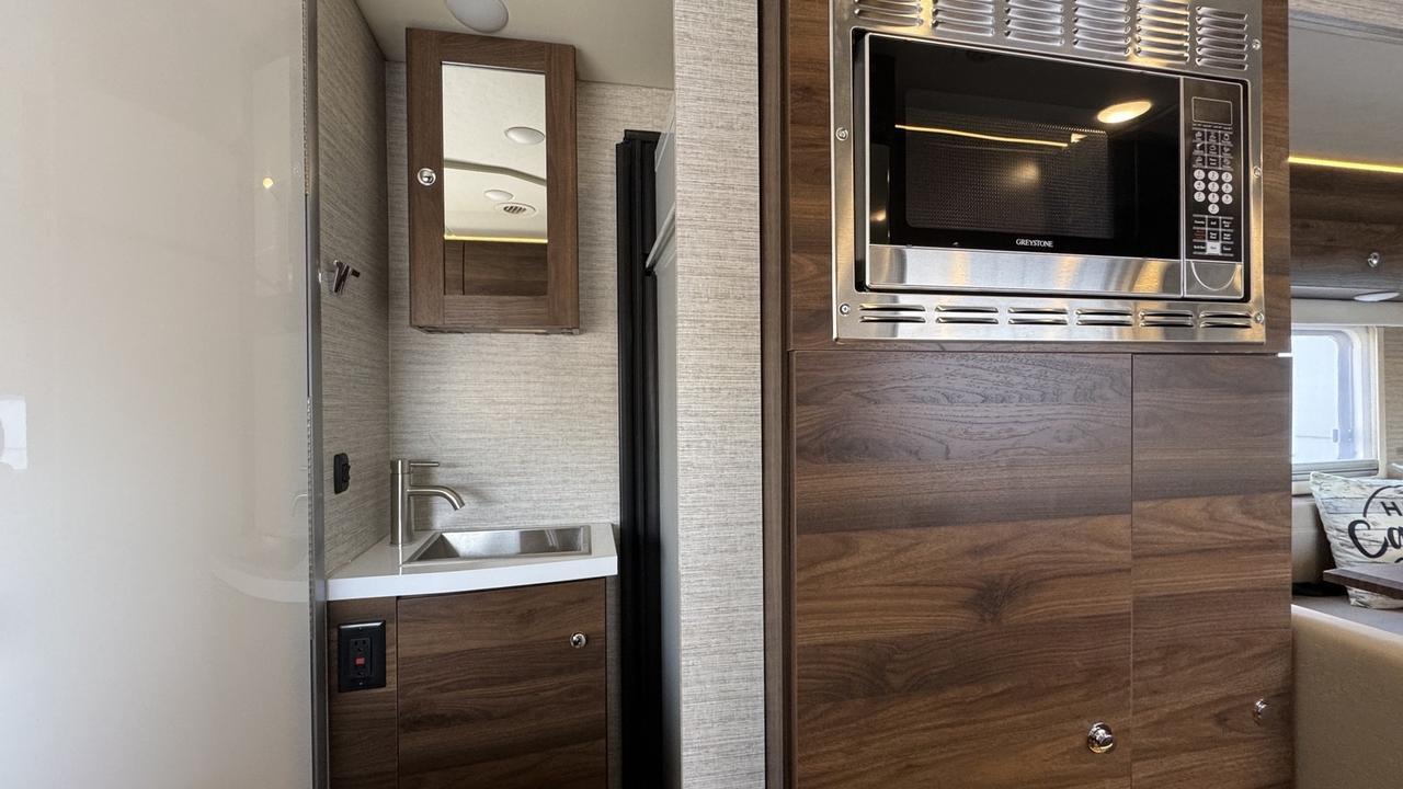 2023 Winnebago View 24J SLIDE OUT Anaheim Hills CA
