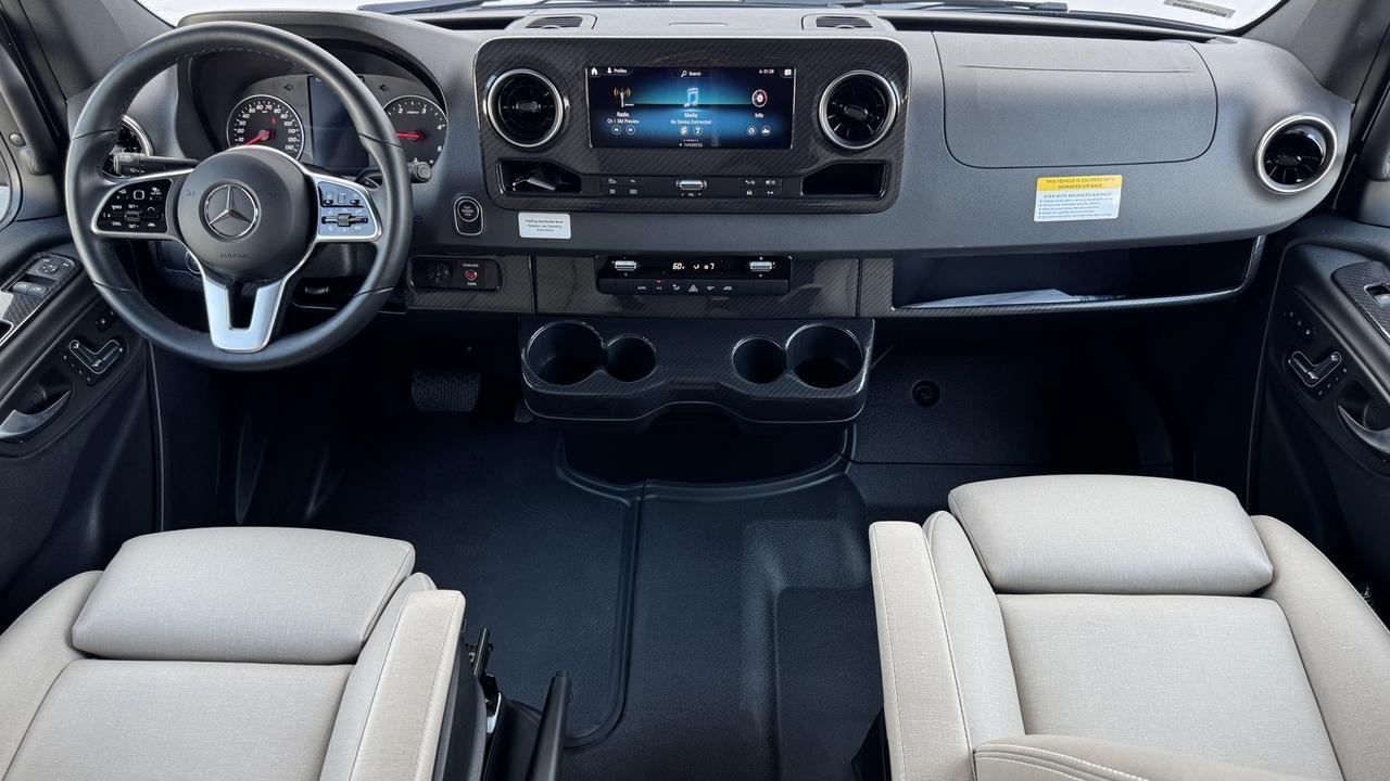 2023 Winnebago View 24J SLIDE OUT Anaheim Hills CA