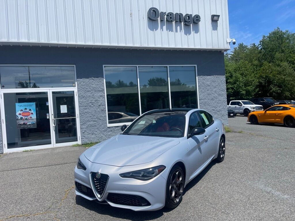 2024 Alfa Romeo Giulia Ti Orange MA