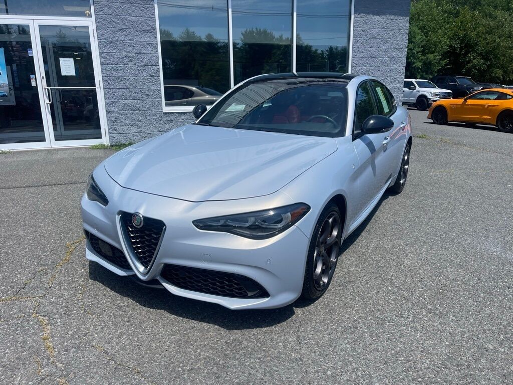 2024 Alfa Romeo Giulia Ti Orange MA