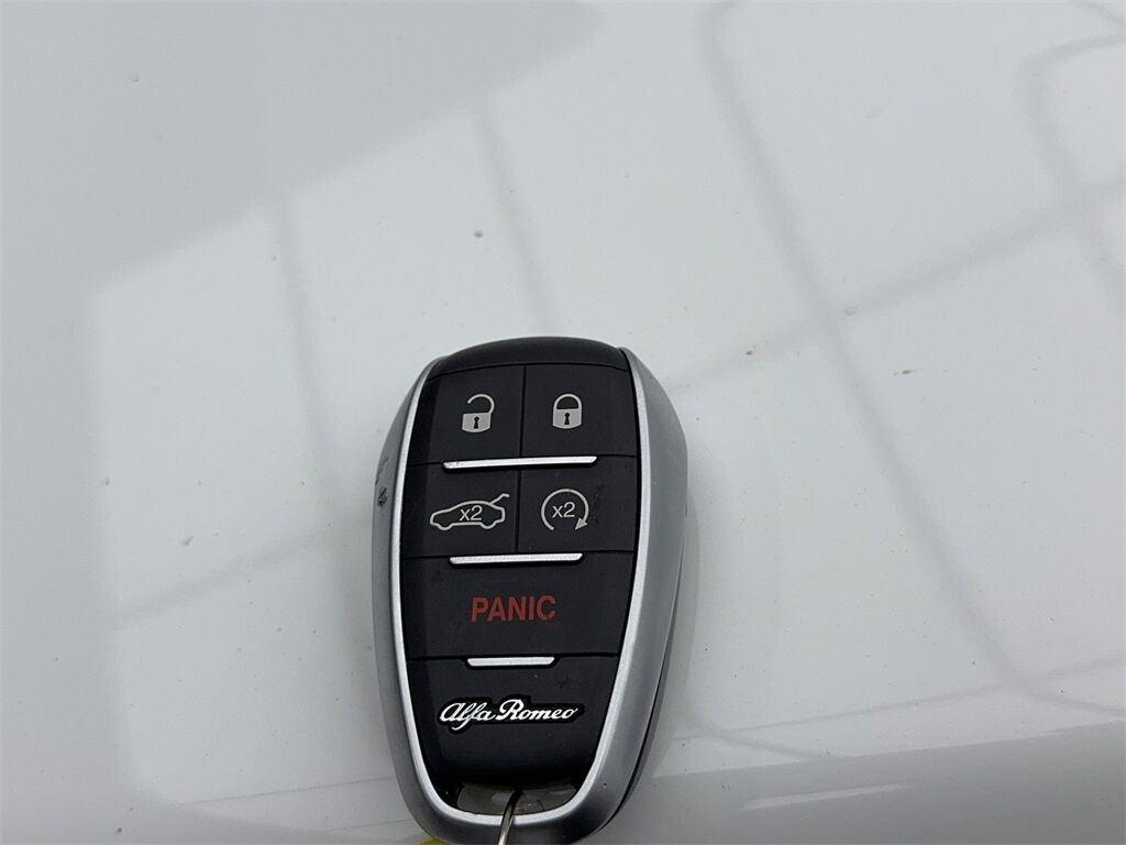 2024 Alfa Romeo Stelvio Sprint NAV,CAM,PANO,HTD STS,BLIND SPOT Plano TX