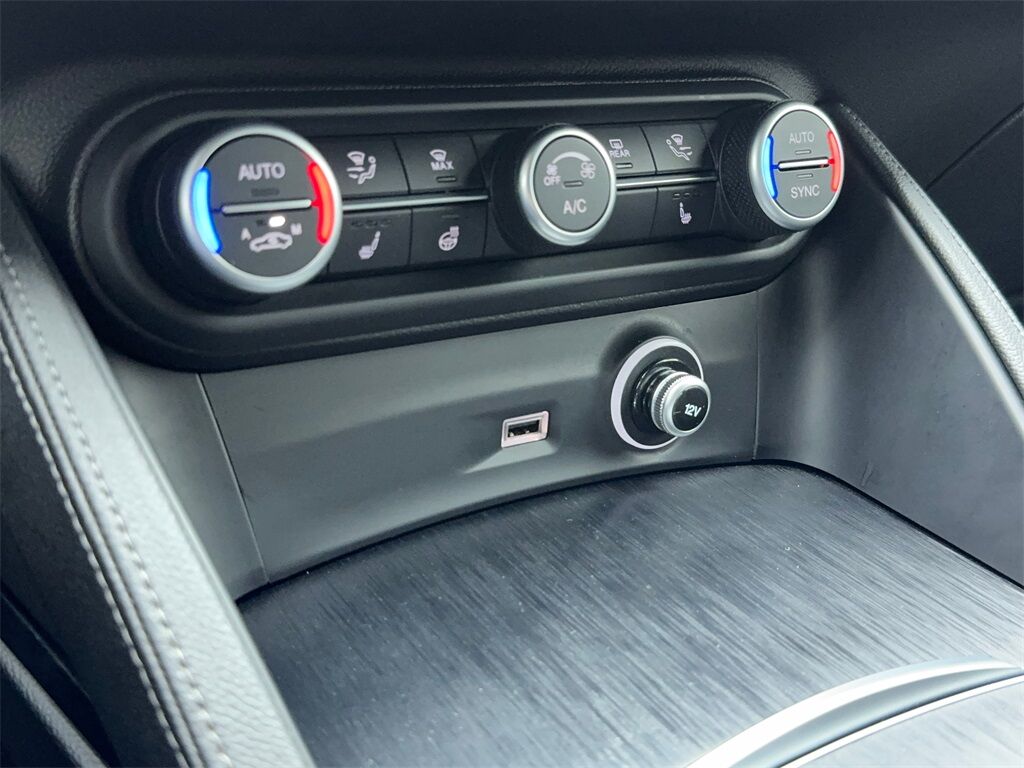 2024 Alfa Romeo Stelvio Sprint NAV,CAM,PANO,HTD STS,BLIND SPOT Plano TX