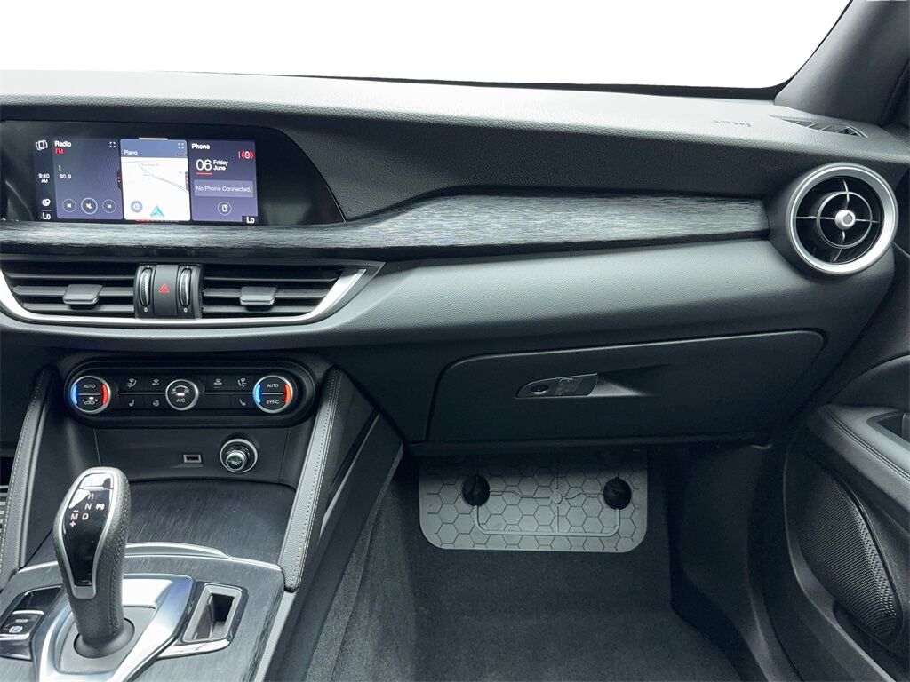 2024 Alfa Romeo Stelvio Sprint NAV,CAM,PANO,HTD STS,BLIND SPOT Plano TX