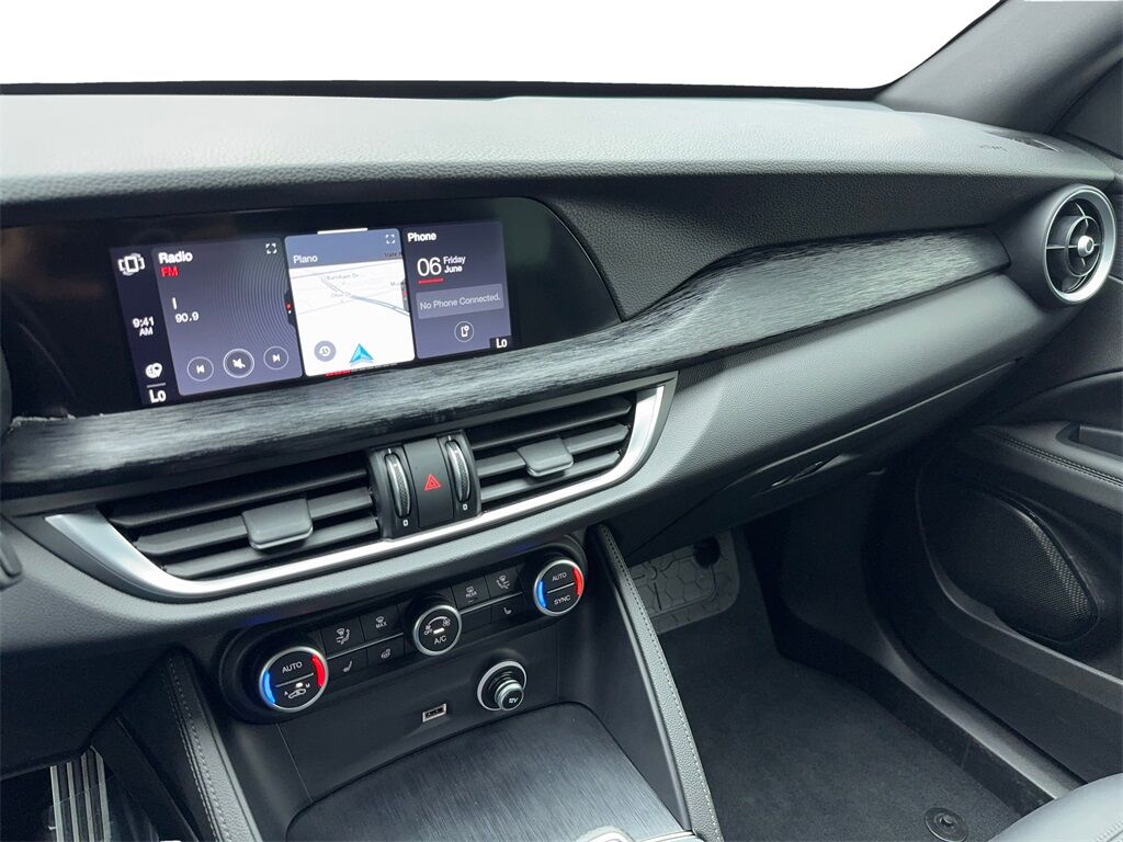 2024 Alfa Romeo Stelvio Sprint NAV,CAM,PANO,HTD STS,BLIND SPOT Plano TX