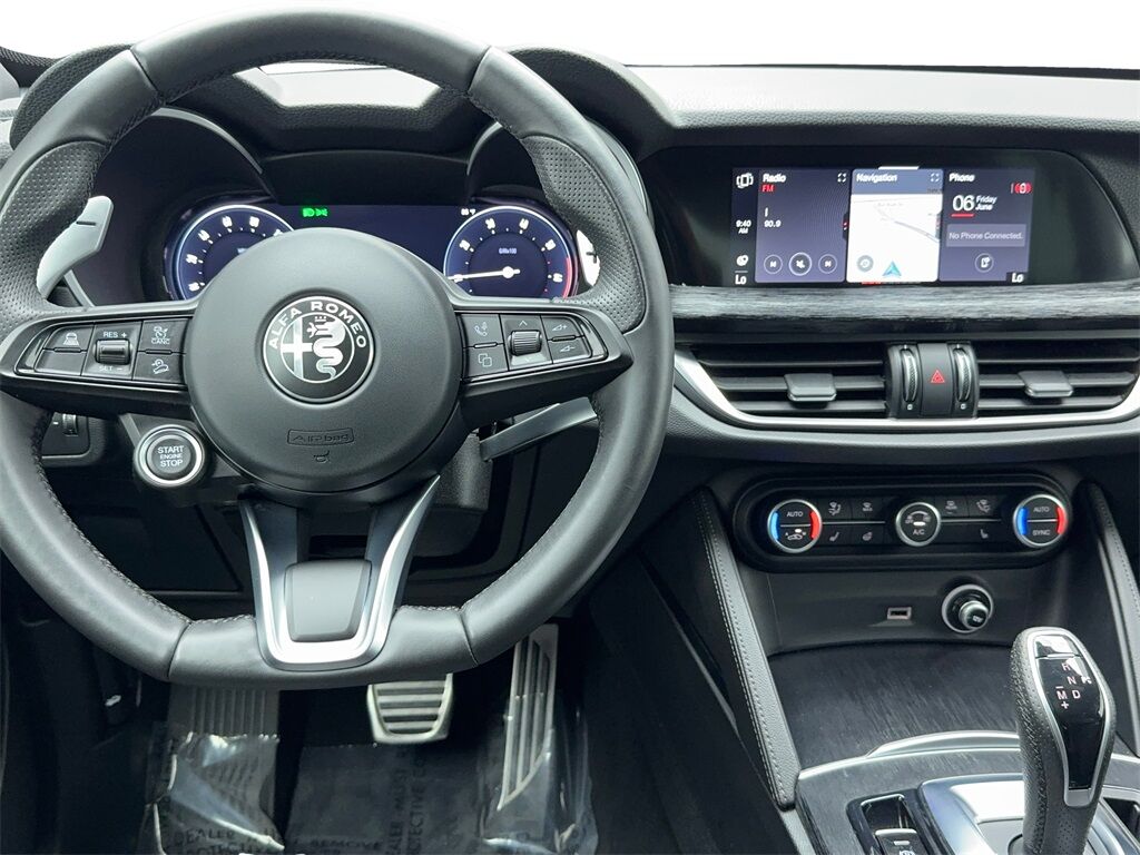 2024 Alfa Romeo Stelvio Sprint NAV,CAM,PANO,HTD STS,BLIND SPOT Plano TX