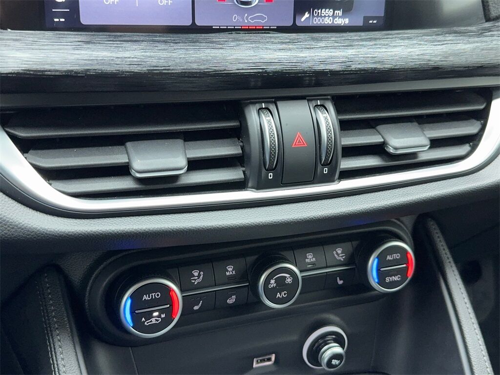 2024 Alfa Romeo Stelvio Sprint NAV,CAM,PANO,HTD STS,BLIND SPOT Plano TX