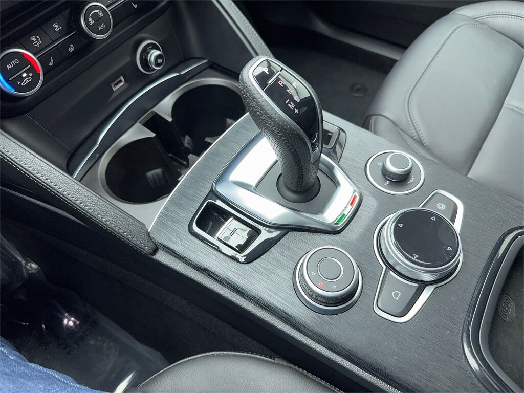 2024 Alfa Romeo Stelvio Sprint NAV,CAM,PANO,HTD STS,BLIND SPOT Plano TX