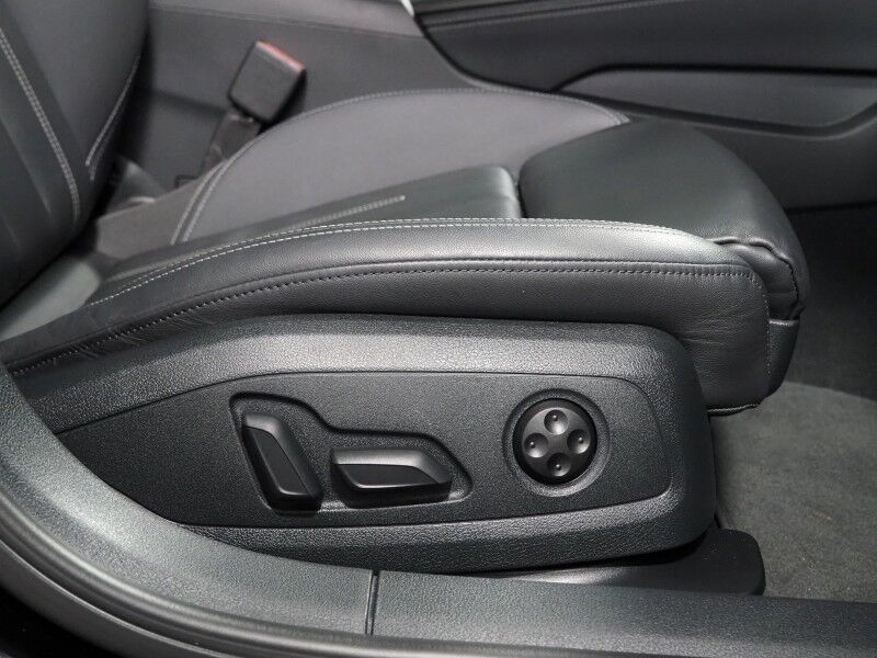 2024 Audi A4 S line Premium Plus 45 TFSI Quattro *NAVIGATION, VIRTUAL COCKPIT, ADAPTIVE CRUISE, SAFETY ALERTS, 360 VIEW CAMERAS, MOONROOF, LEATHER, HEATED SEATS/STEERING, ADVANCED KEY, BANG & OLUFSEN, WIRELESS CHARGING Round Rock TX