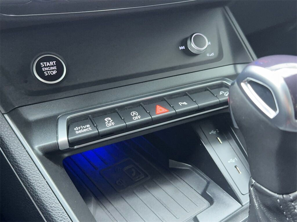2024 Audi Q3 Premium Plus CAM,PANO,HTD STS,BLIND SPOT,20&quot; WLS Plano TX