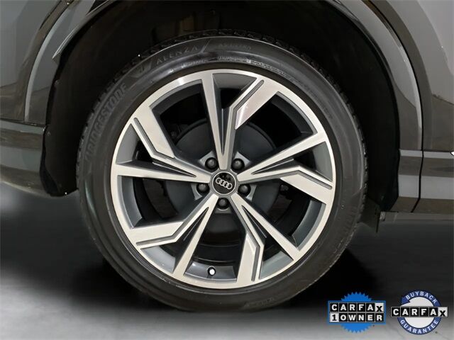 2024 Audi Q4 E-tron Premium photo 16