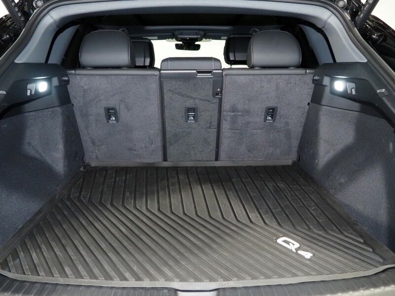 2024 Audi Q4 e-tron Premium Plus 40 *NAVIGATION, VIRTUAL COCKPIT, ADAPTIVE CRUISE, SAFETY ALERTS, PANORAMA MOONROOF, LEATHER, HEATED SEATS/STEERING, POWER LIFTGATE, WIRELESS CHARGING, ANDROID & APPLE Round Rock TX