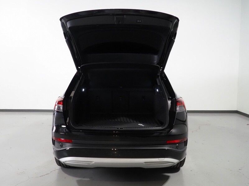 2024 Audi Q4 e-tron Premium Plus 40 *NAVIGATION, VIRTUAL COCKPIT, ADAPTIVE CRUISE, SAFETY ALERTS, PANORAMA MOONROOF, LEATHER, HEATED SEATS/STEERING, POWER LIFTGATE, WIRELESS CHARGING, ANDROID & APPLE Round Rock TX