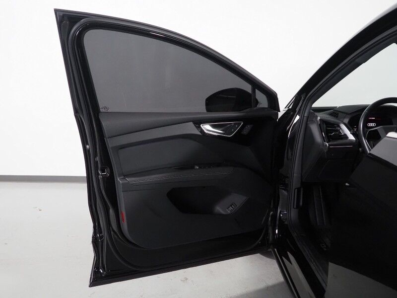 2024 Audi Q4 e-tron Premium Plus 40 *NAVIGATION, VIRTUAL COCKPIT, ADAPTIVE CRUISE, SAFETY ALERTS, PANORAMA MOONROOF, LEATHER, HEATED SEATS/STEERING, POWER LIFTGATE, WIRELESS CHARGING, ANDROID & APPLE Round Rock TX