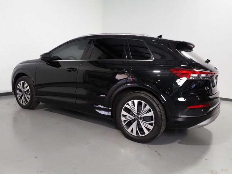 2024 Audi Q4 e-tron Premium Plus 40 *NAVIGATION, VIRTUAL COCKPIT, ADAPTIVE CRUISE, SAFETY ALERTS, PANORAMA MOONROOF, LEATHER, HEATED SEATS/STEERING, POWER LIFTGATE, WIRELESS CHARGING, ANDROID & APPLE Round Rock TX