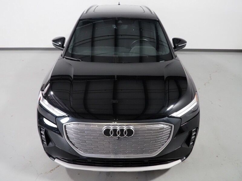 2024 Audi Q4 e-tron Premium Plus 40 *NAVIGATION, VIRTUAL COCKPIT, ADAPTIVE CRUISE, SAFETY ALERTS, PANORAMA MOONROOF, LEATHER, HEATED SEATS/STEERING, POWER LIFTGATE, WIRELESS CHARGING, ANDROID & APPLE Round Rock TX
