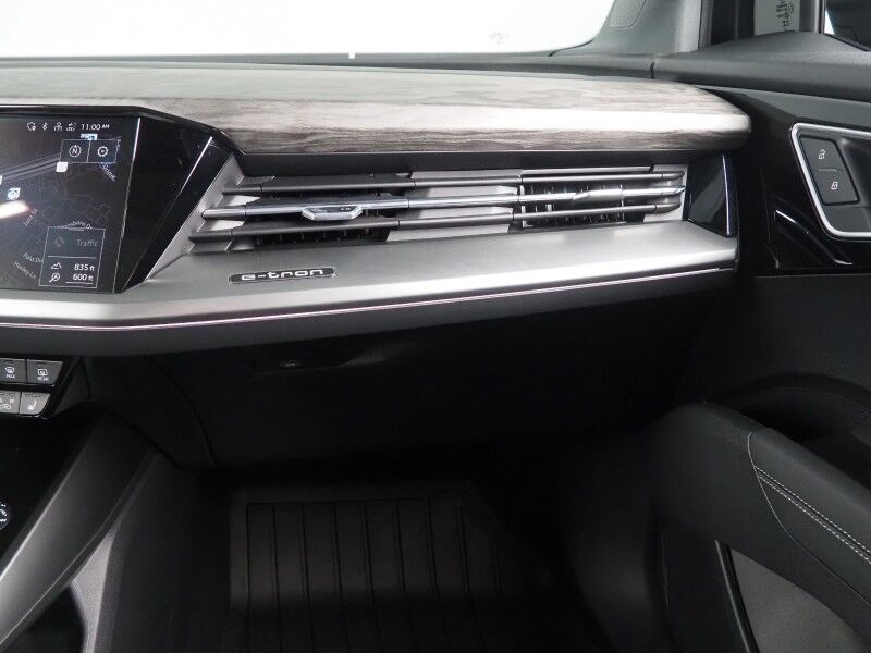 2024 Audi Q4 e-tron Premium Plus 40 *NAVIGATION, VIRTUAL COCKPIT, ADAPTIVE CRUISE, SAFETY ALERTS, PANORAMA MOONROOF, LEATHER, HEATED SEATS/STEERING, POWER LIFTGATE, WIRELESS CHARGING, ANDROID & APPLE Round Rock TX