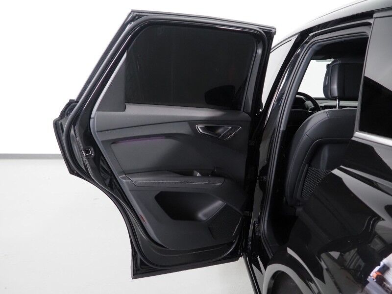 2024 Audi Q4 e-tron Premium Plus 40 *NAVIGATION, VIRTUAL COCKPIT, ADAPTIVE CRUISE, SAFETY ALERTS, PANORAMA MOONROOF, LEATHER, HEATED SEATS/STEERING, POWER LIFTGATE, WIRELESS CHARGING, ANDROID & APPLE Round Rock TX