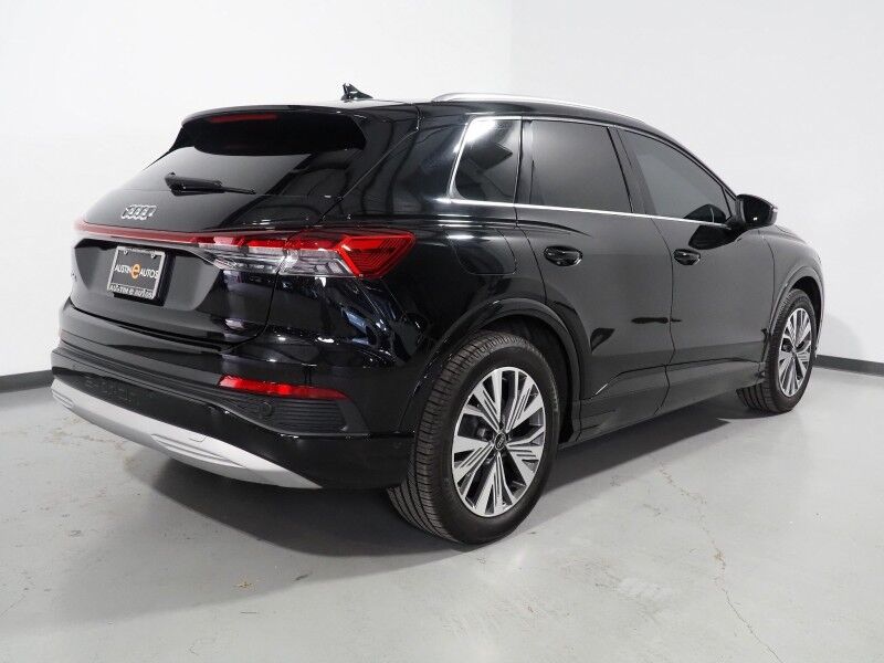 2024 Audi Q4 e-tron Premium Plus 40 *NAVIGATION, VIRTUAL COCKPIT, ADAPTIVE CRUISE, SAFETY ALERTS, PANORAMA MOONROOF, LEATHER, HEATED SEATS/STEERING, POWER LIFTGATE, WIRELESS CHARGING, ANDROID & APPLE Round Rock TX