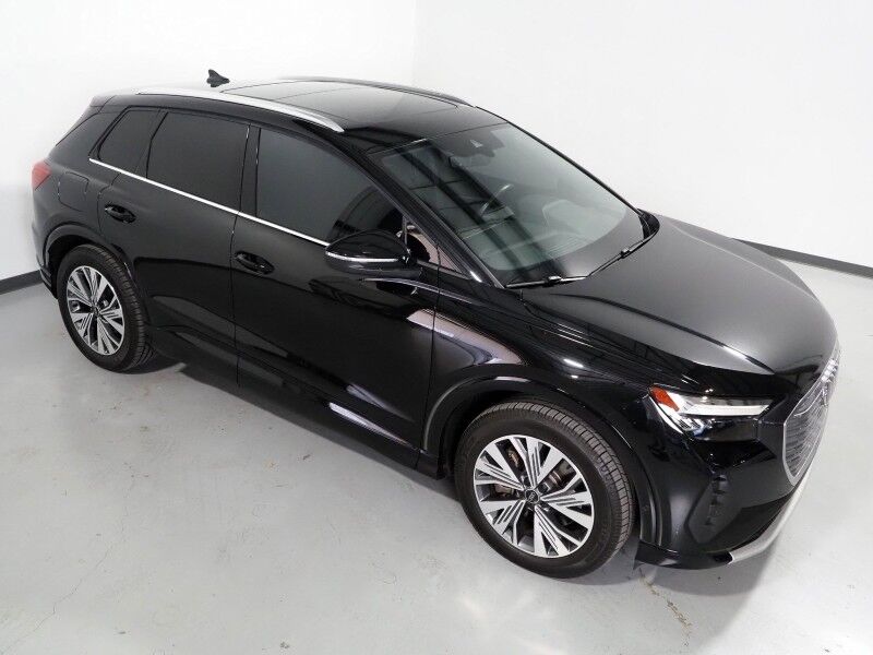2024 Audi Q4 e-tron Premium Plus 40 *NAVIGATION, VIRTUAL COCKPIT, ADAPTIVE CRUISE, SAFETY ALERTS, PANORAMA MOONROOF, LEATHER, HEATED SEATS/STEERING, POWER LIFTGATE, WIRELESS CHARGING, ANDROID & APPLE Round Rock TX