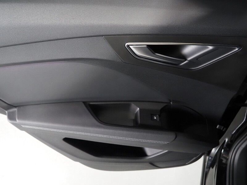 2024 Audi Q4 e-tron Premium Plus 40 *NAVIGATION, VIRTUAL COCKPIT, ADAPTIVE CRUISE, SAFETY ALERTS, PANORAMA MOONROOF, LEATHER, HEATED SEATS/STEERING, POWER LIFTGATE, WIRELESS CHARGING, ANDROID & APPLE Round Rock TX