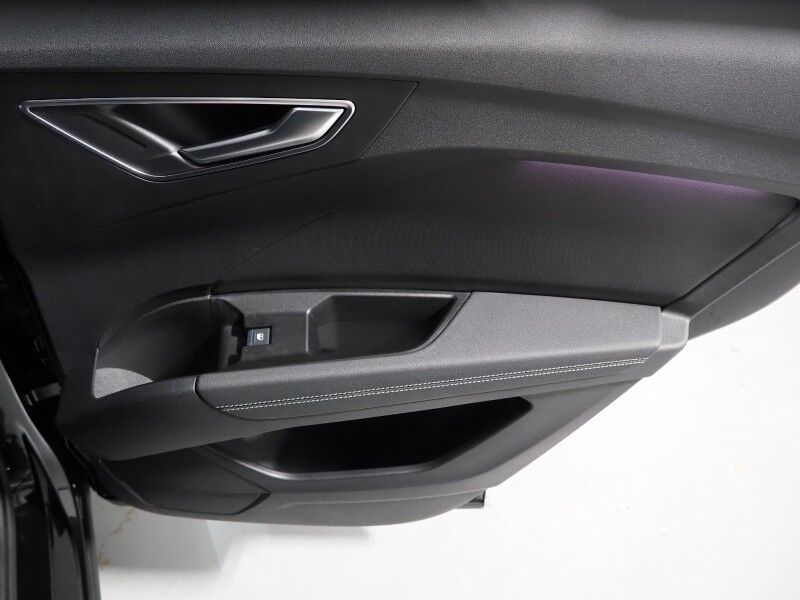 2024 Audi Q4 e-tron Premium Plus 40 *NAVIGATION, VIRTUAL COCKPIT, ADAPTIVE CRUISE, SAFETY ALERTS, PANORAMA MOONROOF, LEATHER, HEATED SEATS/STEERING, POWER LIFTGATE, WIRELESS CHARGING, ANDROID & APPLE Round Rock TX