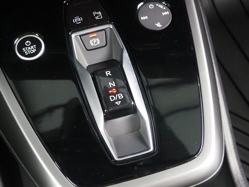 2024 Audi Q4 e-tron Premium Plus 40 *NAVIGATION, VIRTUAL COCKPIT, ADAPTIVE CRUISE, SAFETY ALERTS, PANORAMA MOONROOF, LEATHER, HEATED SEATS/STEERING, POWER LIFTGATE, WIRELESS CHARGING, ANDROID & APPLE Round Rock TX