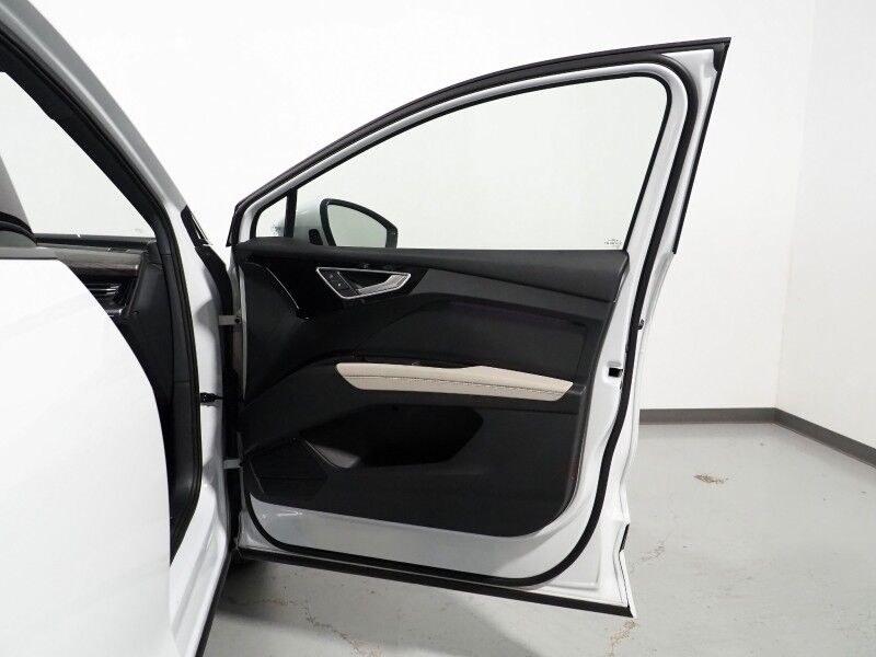 2024 Audi Q4 e-tron Premium Plus 50 Quattro *BLACK OPTIC PKG, NAVIGATION, VIRTUAL COCKPIT, ADAPTIVE CRUISE, SAFETY ALERTS, PANORAMA MOONROOF, LEATHER, HEATED SEATS/STEERING, SONOS AUDIO, WIRELESS CHARGING, ANDROID & APPLE Round Rock TX