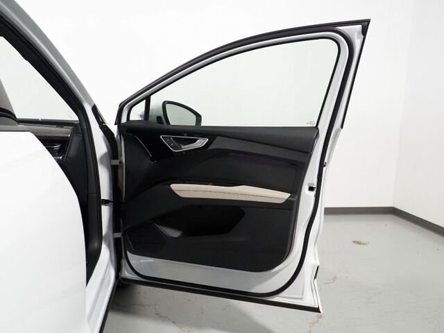 2024 Audi Q4 e-tron Premium Plus 50 Quattro *BLACK OPTIC PKG, NAVIGATION, VIRTUAL COCKPIT, ADAPTIVE CRUISE, SAFETY ALERTS, PANORAMA MOONROOF, LEATHER, HEATED SEATS/STEERING, SONOS AUDIO, WIRELESS CHARGING, ANDROID & APPLE Round Rock TX