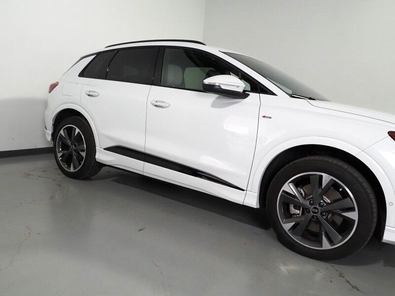 2024 Audi Q4 e-tron Premium Plus 50 Quattro *BLACK OPTIC PKG, NAVIGATION, VIRTUAL COCKPIT, ADAPTIVE CRUISE, SAFETY ALERTS, PANORAMA MOONROOF, LEATHER, HEATED SEATS/STEERING, SONOS AUDIO, WIRELESS CHARGING, ANDROID & APPLE Round Rock TX