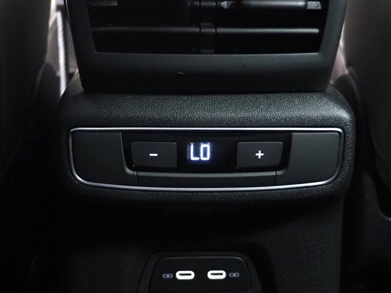 2024 Audi Q4 e-tron Premium Plus 50 Quattro *BLACK OPTIC PKG, NAVIGATION, VIRTUAL COCKPIT, ADAPTIVE CRUISE, SAFETY ALERTS, PANORAMA MOONROOF, LEATHER, HEATED SEATS/STEERING, SONOS AUDIO, WIRELESS CHARGING, ANDROID & APPLE Round Rock TX