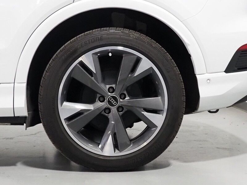 2024 Audi Q4 e-tron Premium Plus 50 Quattro *BLACK OPTIC PKG, NAVIGATION, VIRTUAL COCKPIT, ADAPTIVE CRUISE, SAFETY ALERTS, PANORAMA MOONROOF, LEATHER, HEATED SEATS/STEERING, SONOS AUDIO, WIRELESS CHARGING, ANDROID & APPLE Round Rock TX