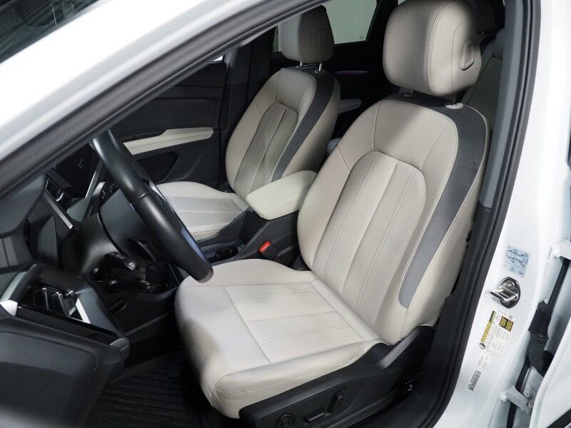 2024 Audi Q4 e-tron Premium Plus 50 Quattro *BLACK OPTIC PKG, NAVIGATION, VIRTUAL COCKPIT, ADAPTIVE CRUISE, SAFETY ALERTS, PANORAMA MOONROOF, LEATHER, HEATED SEATS/STEERING, SONOS AUDIO, WIRELESS CHARGING, ANDROID & APPLE Round Rock TX