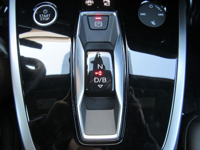 2024 Audi Q4 e-tron Premium Plus 50 quattro Plano TX