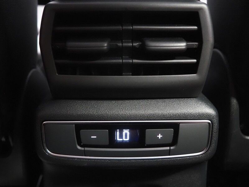 2024 Audi Q4 e-tron Premium Plus 55 Quattro *BLACK OPTIC PKG, NAVIGATION, VIRTUAL COCKPIT, ADAPTIVE CRUISE, SAFETY ALERTS, PANORAMA MOONROOF, LEATHER, HEATED SEATS/STEERING, WIRELESS CHARGING, ANDROID & APPLE Round Rock TX