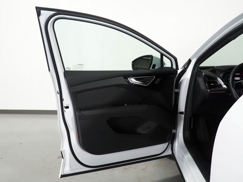 2024 Audi Q4 e-tron Premium Plus 55 Quattro *BLACK OPTIC PKG, NAVIGATION, VIRTUAL COCKPIT, ADAPTIVE CRUISE, SAFETY ALERTS, PANORAMA MOONROOF, LEATHER, HEATED SEATS/STEERING, WIRELESS CHARGING, ANDROID & APPLE Round Rock TX