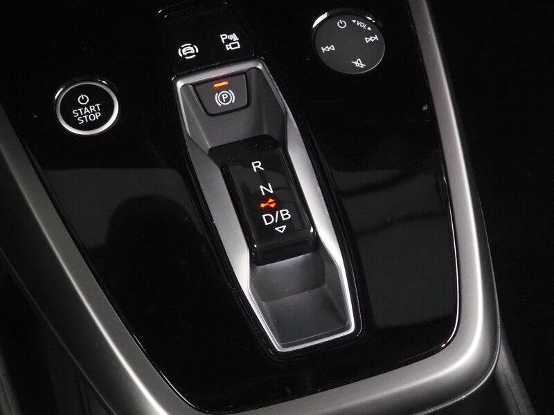 2024 Audi Q4 e-tron Premium Plus 55 Quattro *BLACK OPTIC PKG, NAVIGATION, VIRTUAL COCKPIT, ADAPTIVE CRUISE, SAFETY ALERTS, PANORAMA MOONROOF, LEATHER, HEATED SEATS/STEERING, WIRELESS CHARGING, ANDROID & APPLE Round Rock TX