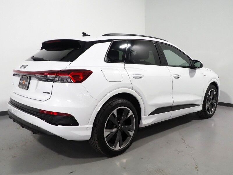 2024 Audi Q4 e-tron Premium Plus 55 Quattro *BLACK OPTIC PKG, NAVIGATION, VIRTUAL COCKPIT, ADAPTIVE CRUISE, SAFETY ALERTS, PANORAMA MOONROOF, LEATHER, HEATED SEATS/STEERING, WIRELESS CHARGING, ANDROID & APPLE Round Rock TX